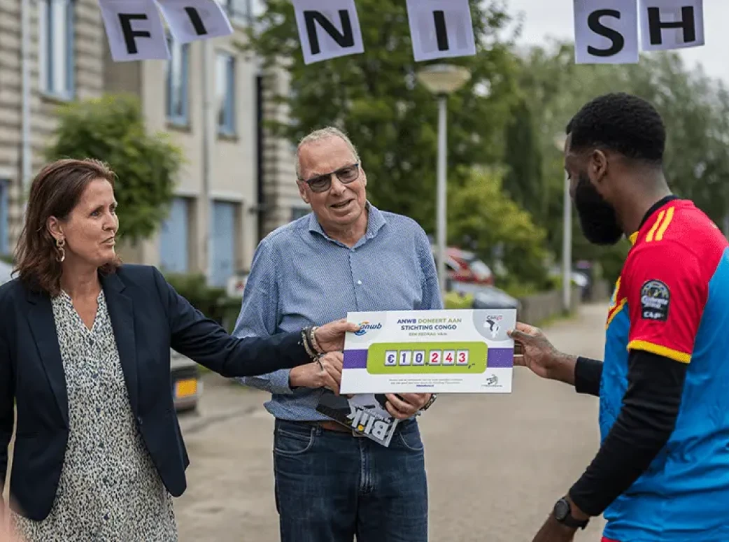 ANWB doneert restwaarde oude IT-apparatuur aan Stichting Congo